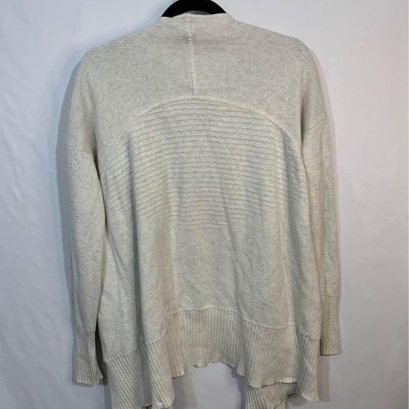 LULULEMON woman’s reversible gray/cream cardigan. One size. Fits … - Picture 5 of 10